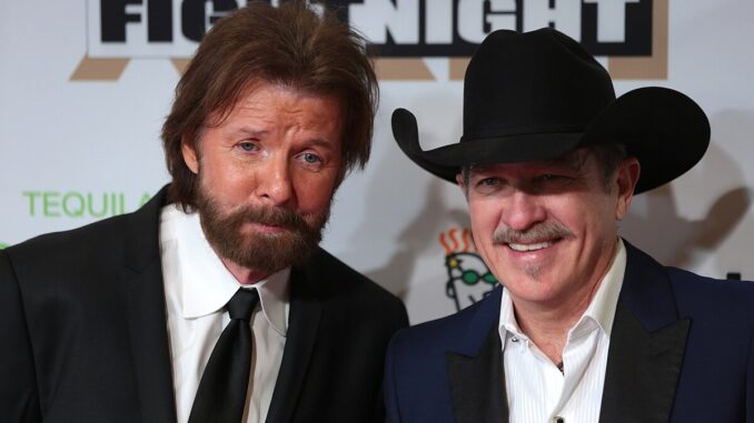 Ronnie_Dunn_&_Kix_Brooks_by_Gage_Skidmore