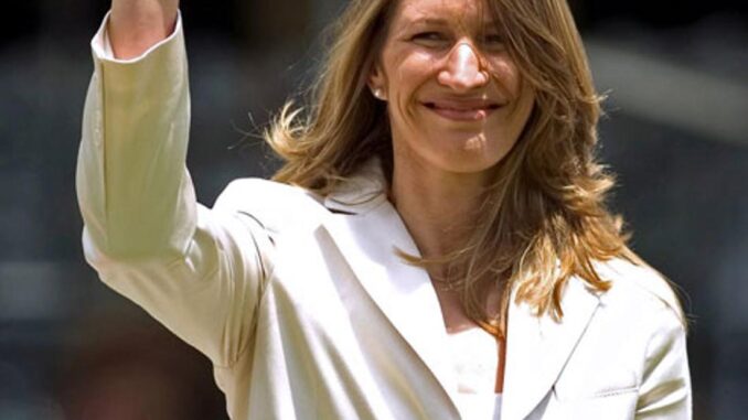 21716203-344467753-steffi-graf-OEBG